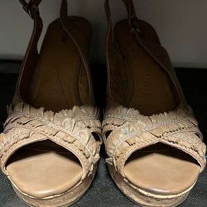 Women’s wedges, Apt 9 tan